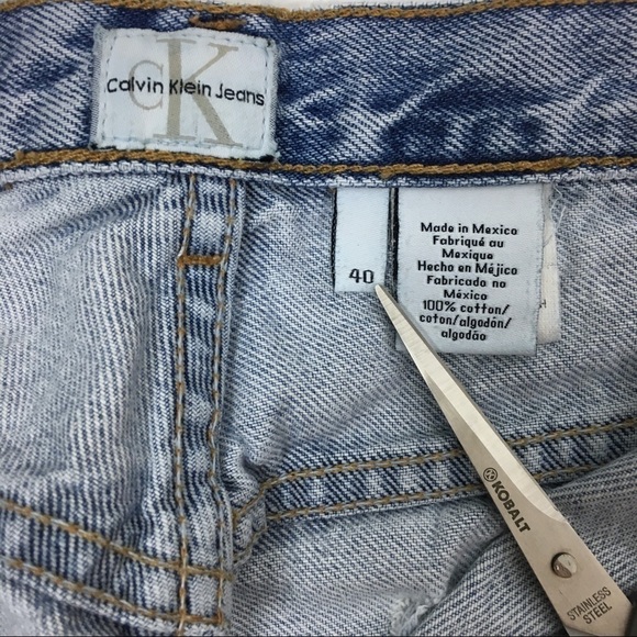 CALVIN KLEIN Vintage 90s Jean Shorts Denim Jorts Easy Fit Distressed Stone 40 - Picture 6 of 16